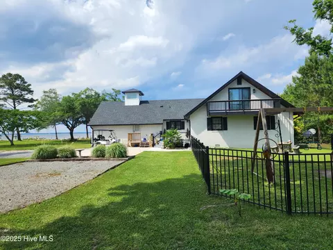 1480 River Dr, Havelock, NC 28532