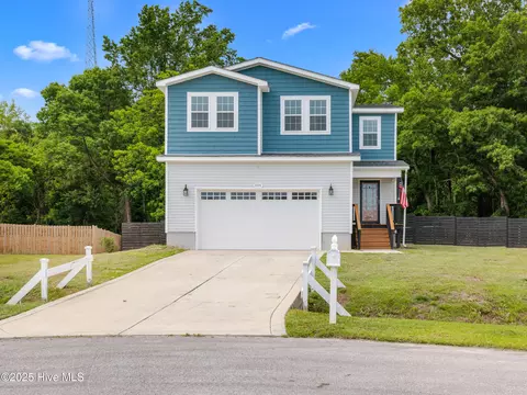 606 Sonata Ct, Richlands, NC 28574