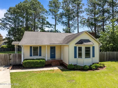 2405 Harness Ct, Greenville, NC 27858