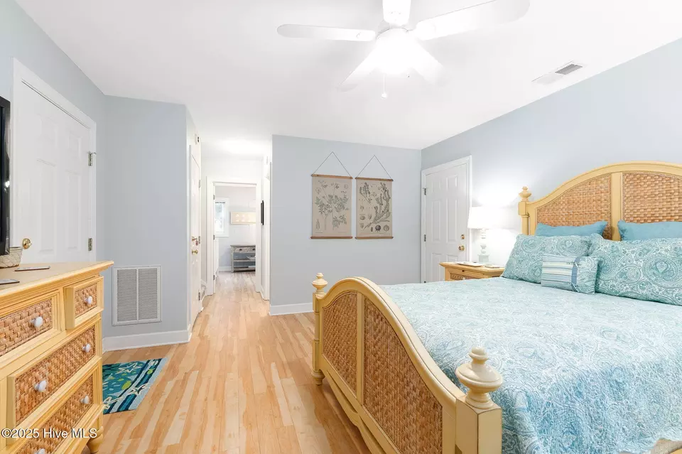 Bedroom - 9808 Clarendon Dr, Emerald Isle, NC 28594 photo 4 of 4