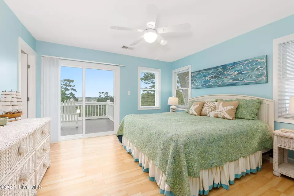 Bedroom - 9808 Clarendon Dr, Emerald Isle, NC 28594 photo 1 of 4