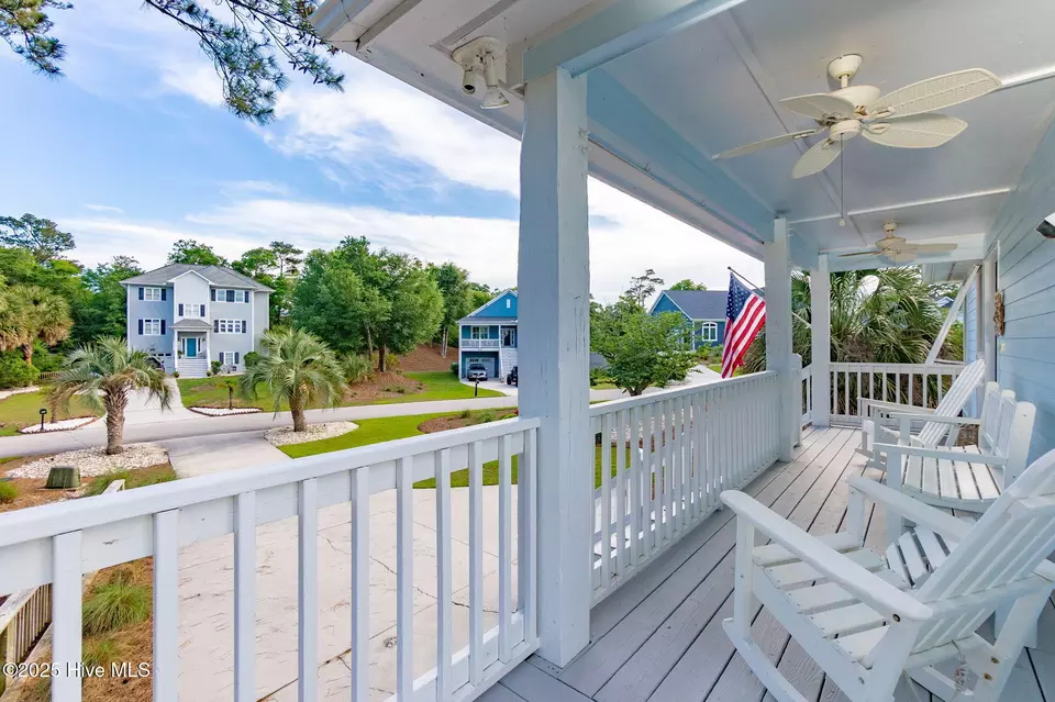 Exterior - 9808 Clarendon Dr, Emerald Isle, NC 28594 photo 8 of 10