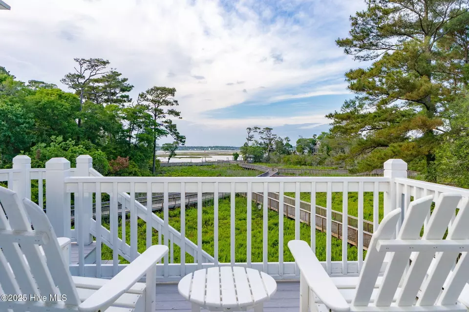 Exterior - 9808 Clarendon Dr, Emerald Isle, NC 28594 photo 6 of 10