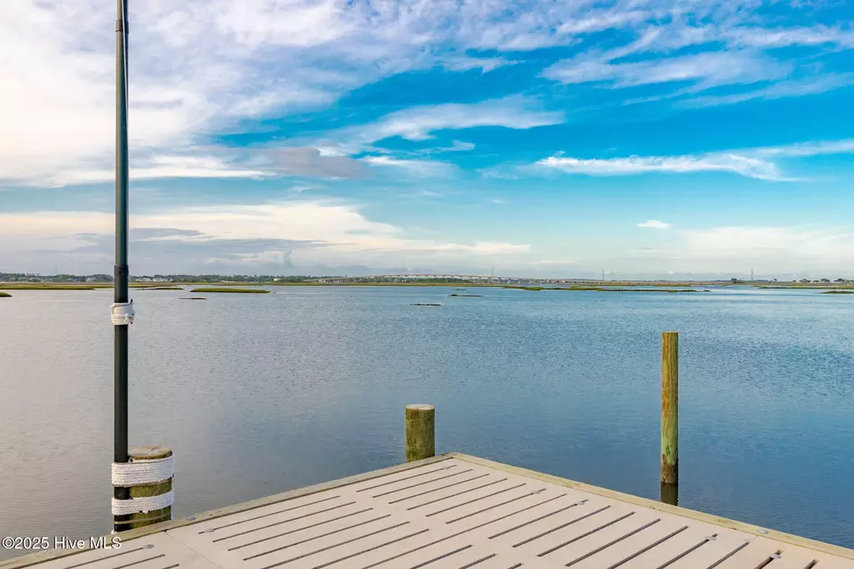 View/Area - 9808 Clarendon Dr, Emerald Isle, NC 28594 photo 3 of 5