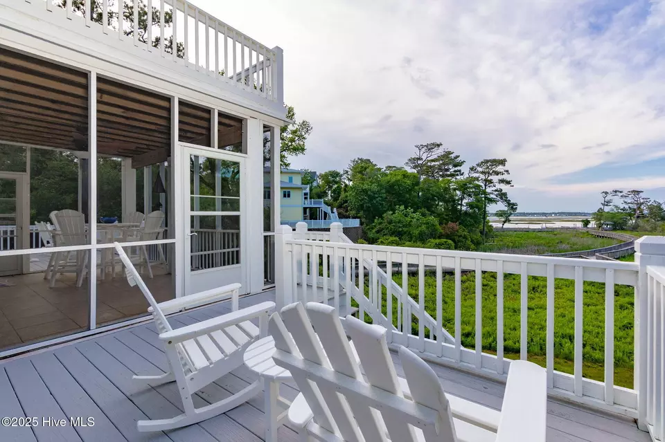Exterior - 9808 Clarendon Dr, Emerald Isle, NC 28594 photo 5 of 10
