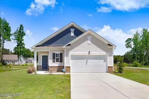 207 Miles Dr, Pikeville, NC 27863