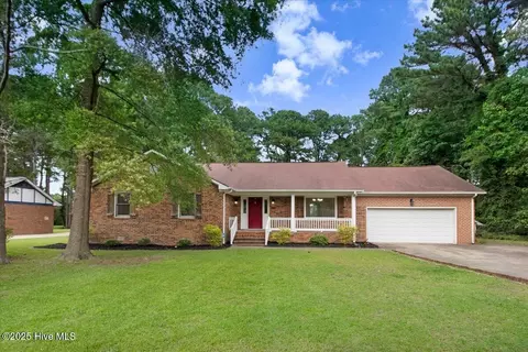 305 Bayleaf Dr, Goldsboro, NC 27534