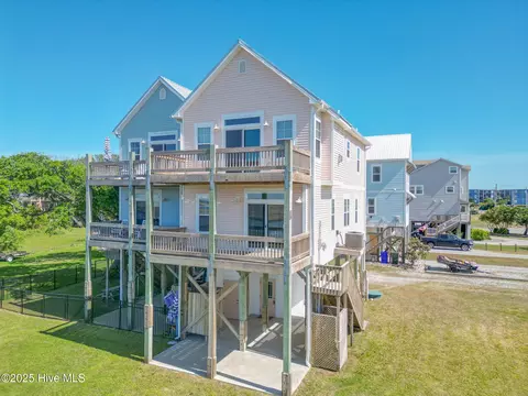 210 Gysgt Dw Boatman Dr #1, North Topsail Beach, NC 28460