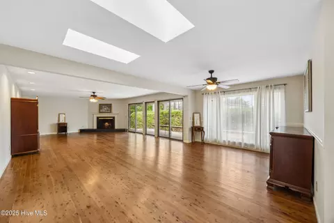 Living - 7 Prichard Ln, Pinehurst, NC 28374 photo 2 of 3