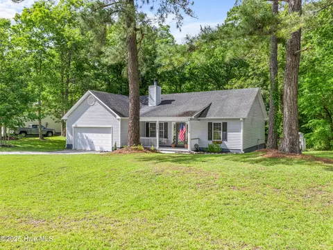 209 Falling Leaf Ct, Jacksonville, NC 28540