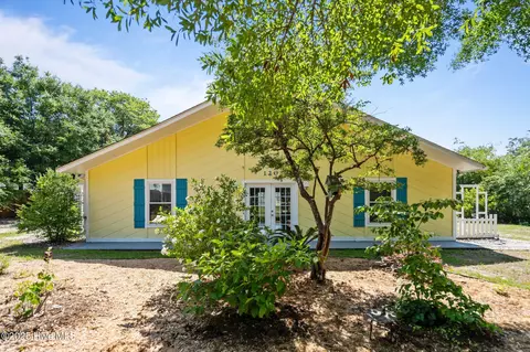 120 NW 19th St, Oak Island, NC 28465