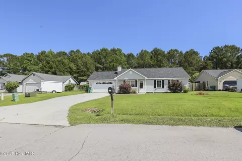 125 Daphne Dr, Hubert, NC 28539 photo 3