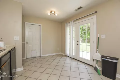 125 Daphne Dr, Hubert, NC 28539 photo 6