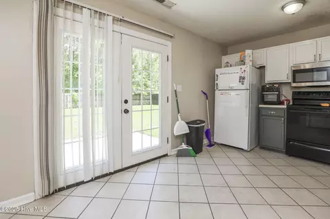 125 Daphne Dr, Hubert, NC 28539 photo 4