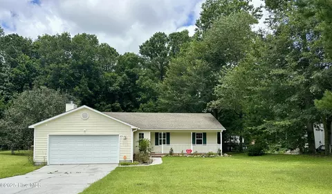 240 S Creek Dr, Jacksonville, NC 28540