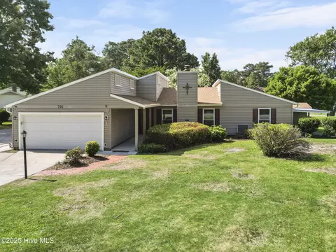 716 Shadowridge Rd, Jacksonville, NC 28546