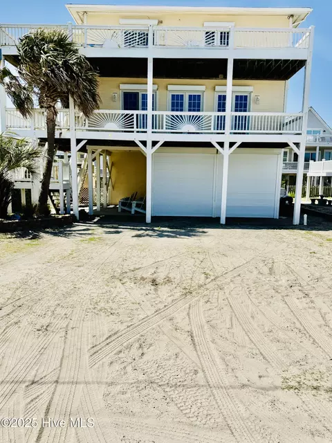 1505 N Shore Dr, Surf City, NC 28445