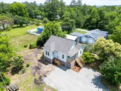 312 Bernhurst Rd, New Bern, NC 28560