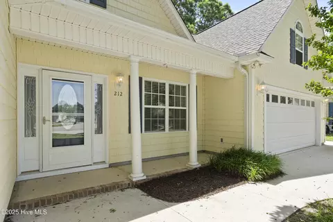 212 Elderberry Ct, Hampstead, NC 28443 photo 4