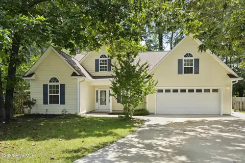 212 Elderberry Ct, Hampstead, NC 28443 photo 2