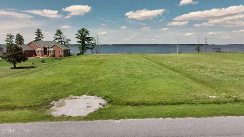 137 Royal Tern Way, Hertford, NC 27944