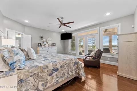 Bedroom - 506 Long Point Rd, Chocowinity, NC 27817 photo 4 of 13