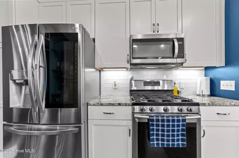 Kitchen - 506 Long Point Rd, Chocowinity, NC 27817 photo 3 of 5