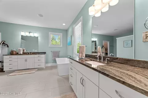 Bath - 506 Long Point Rd, Chocowinity, NC 27817 photo 3 of 7