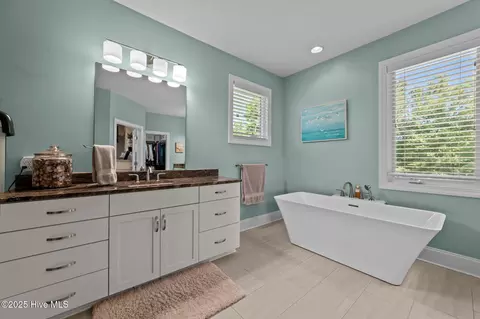 Bath - 506 Long Point Rd, Chocowinity, NC 27817 photo 2 of 7