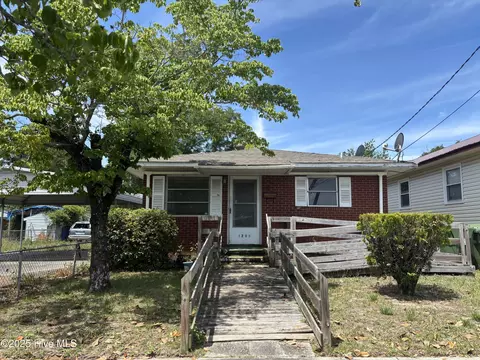 1208 S 9th St, Wilmington, NC 28401