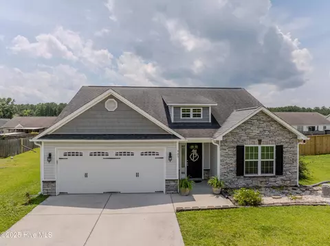 903 Periwinkle Ct, Jacksonville, NC 28546