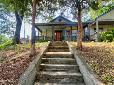 1120 S 3rd St, Wilmington, NC 28401