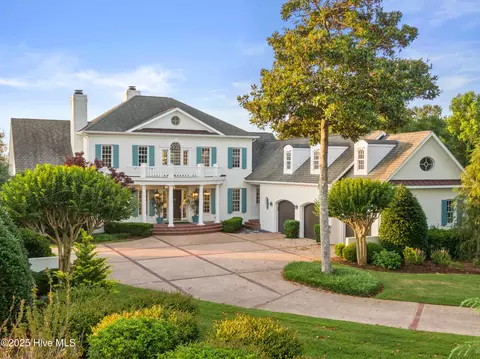 2220 Moreland Dr, Wilmington, NC 28405