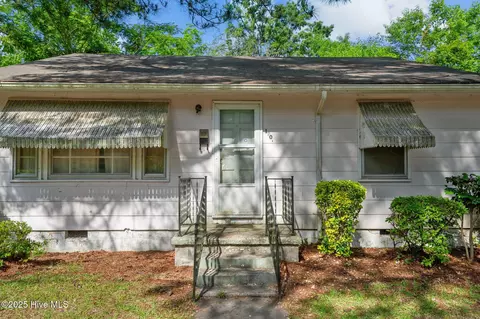 1704 Charlotte Ave, Kinston, NC 28501