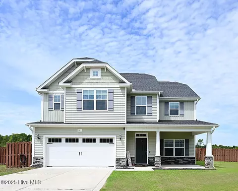 911 Needlerush Rd, Sneads Ferry, NC 28460