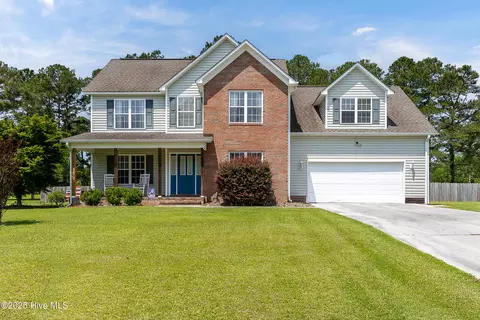 318 Rock Creek Dr S, Jacksonville, NC 28540