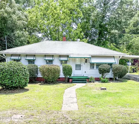 529 Spaulding St, Fayetteville, NC 28301