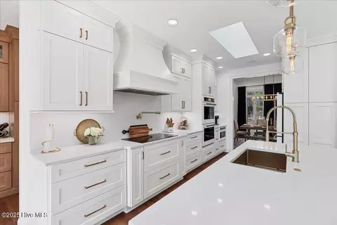 Kitchen - 21 Abbottsford Dr, Pinehurst, NC 28374 photo 4 of 13