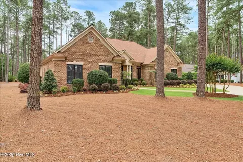 Exterior - 21 Abbottsford Dr, Pinehurst, NC 28374 photo 4 of 5