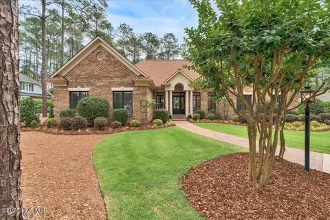 Exterior - 21 Abbottsford Dr, Pinehurst, NC 28374 photo 2 of 5
