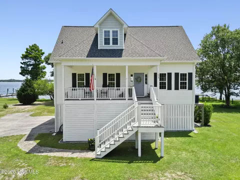 403 Harbor Dr, New Bern, NC 28560