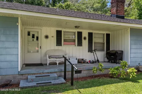 Exterior - 143 Ballard St, Chocowinity, NC 27817 photo 1 of 7