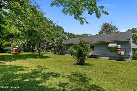 Exterior - 143 Ballard St, Chocowinity, NC 27817 photo 3 of 7