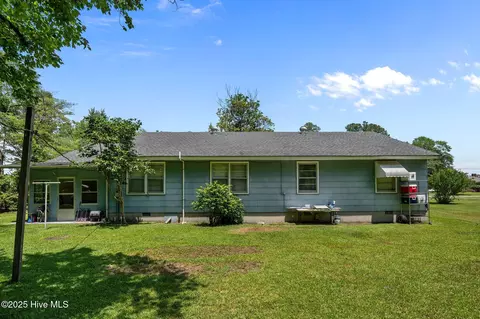 Exterior - 143 Ballard St, Chocowinity, NC 27817 photo 2 of 7