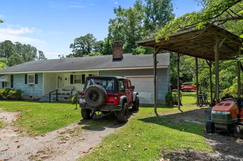 Exterior - 143 Ballard St, Chocowinity, NC 27817 photo 6 of 7