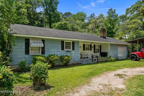 143 Ballard St, Chocowinity, NC 27817