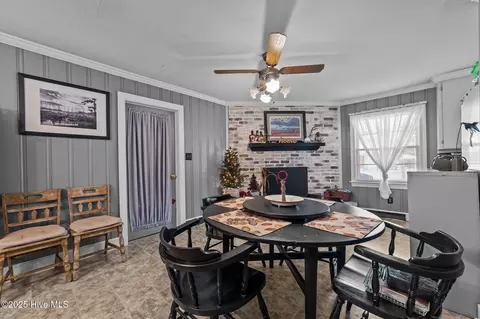 Dining - 143 Ballard St, Chocowinity, NC 27817 photo 2 of 4