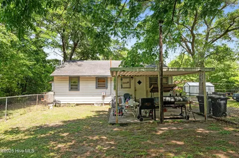 Exterior - 167 Ballard St, Chocowinity, NC 27817 photo 3 of 6