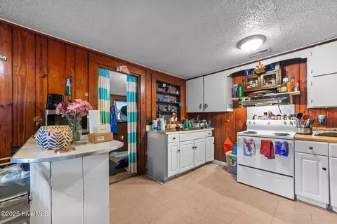 Kitchen - 167 Ballard St, Chocowinity, NC 27817 photo 1 of 2