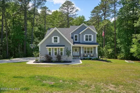 5 Rafferty Ct, Whispering Pines, NC 28327